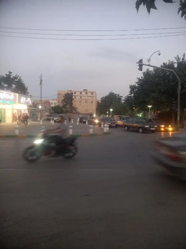 3دربند مغازه 25متری زیر قیمت منطقه ارتفاع 4متری