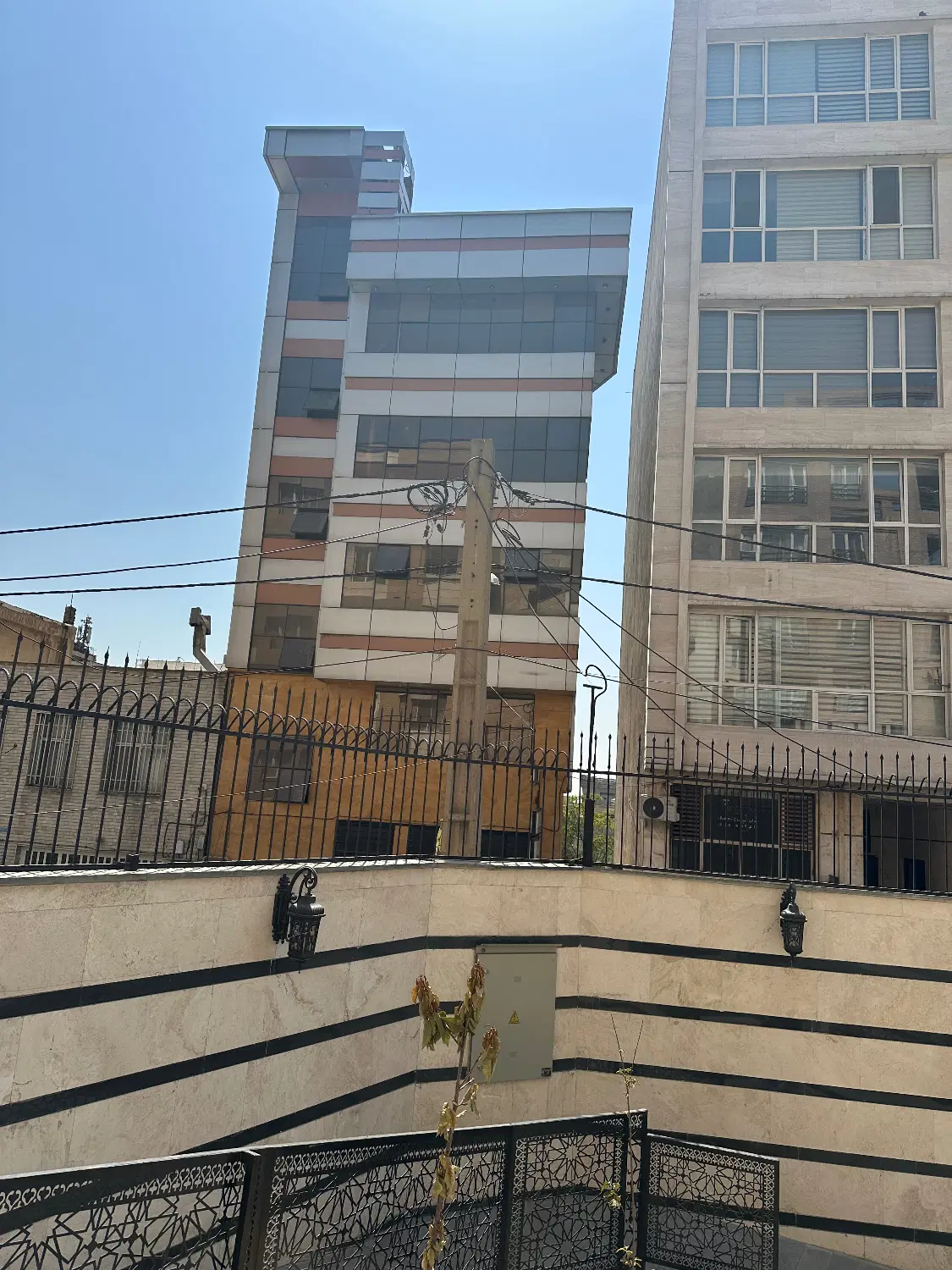 ۱۳۵متر تجاری بر اصلی سعادت اباد