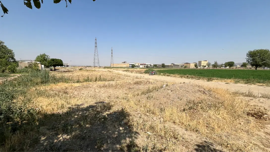 زمین ۱۹۰ متری کارخانه قند