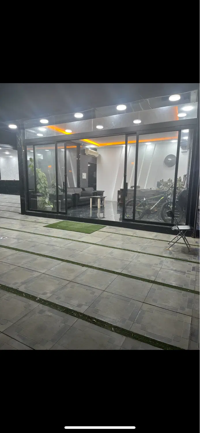 تجاری بی نظیر ۲۰۰متر
