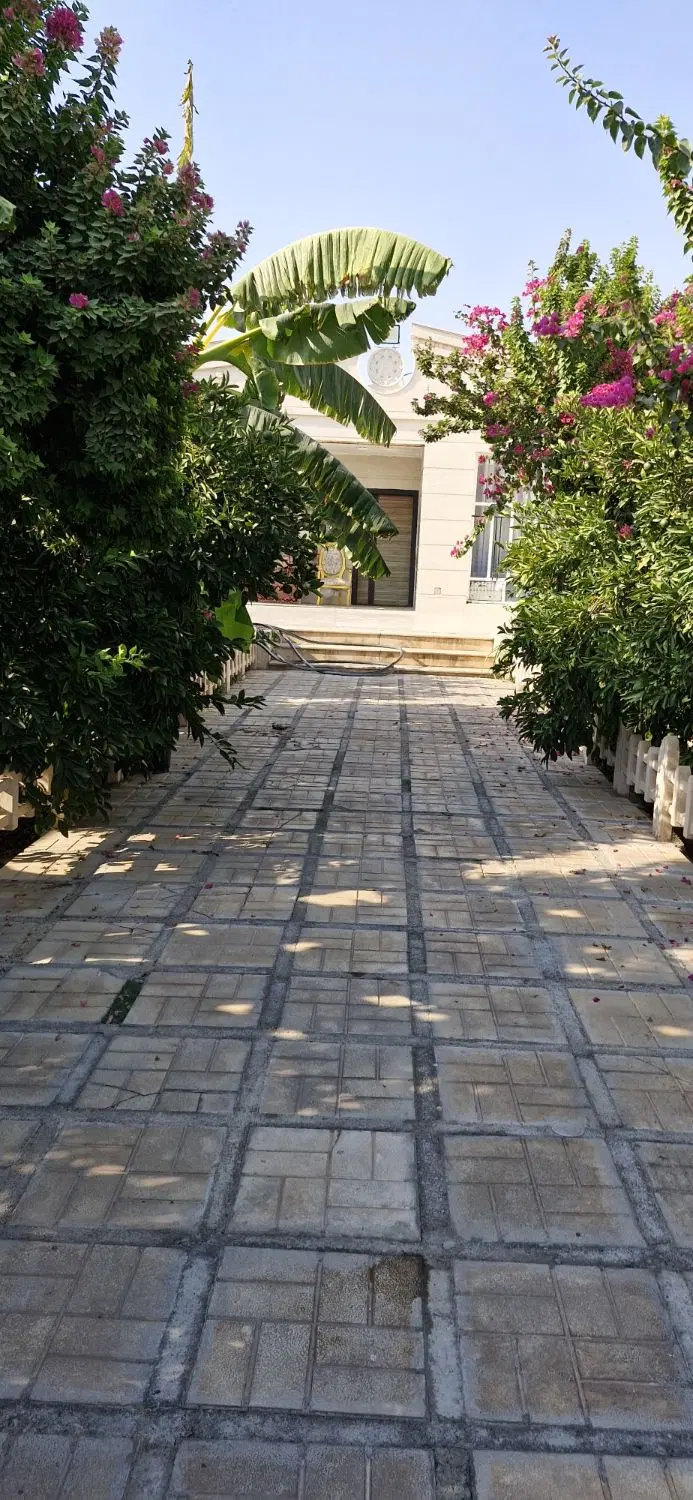 ویلا ۷۰۰متری سرسبز