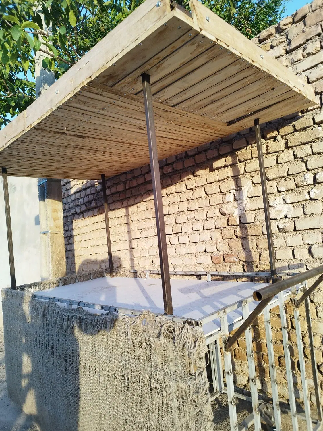 گاری میوه و دست فروشی
