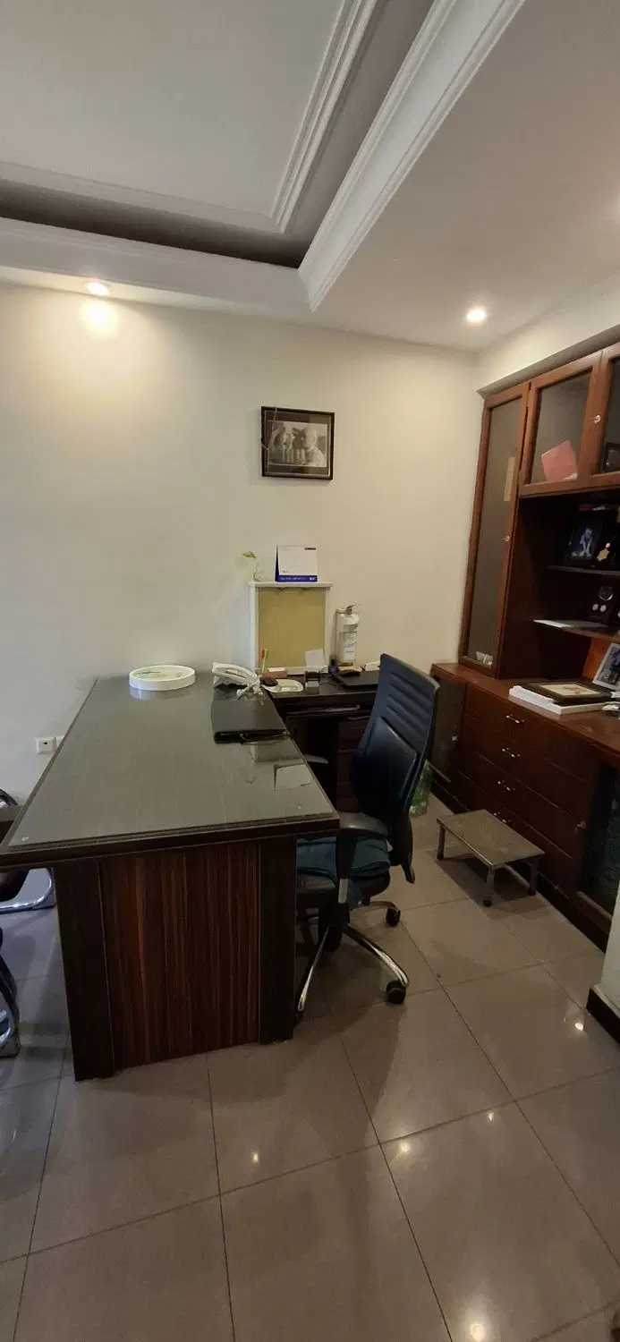 ۸۵ متر  مطب دکتر یا دفتر کار زیر قیمت