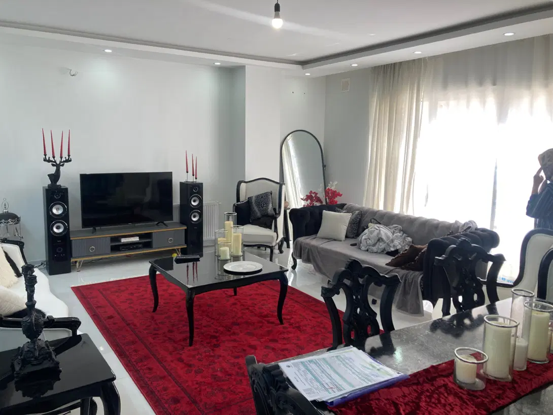 همکف حیاط اختصاصی تکمیل ۱۴۰۵