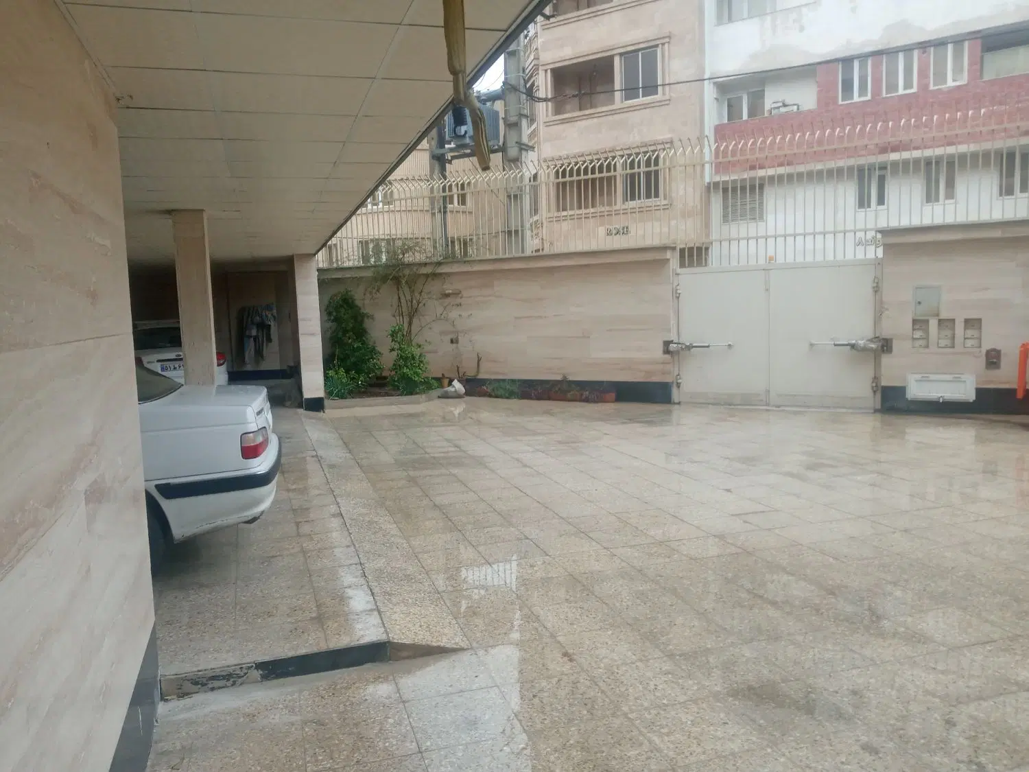 منزل اجاره ای مبله همکف همراه اسپیلت ودو پارکینگ