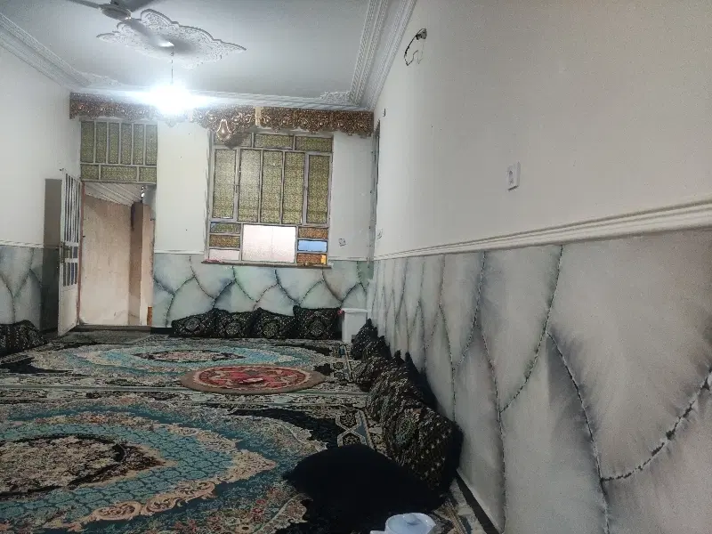 خانه 300متر در 17شهریور دوبر وتجاری هست