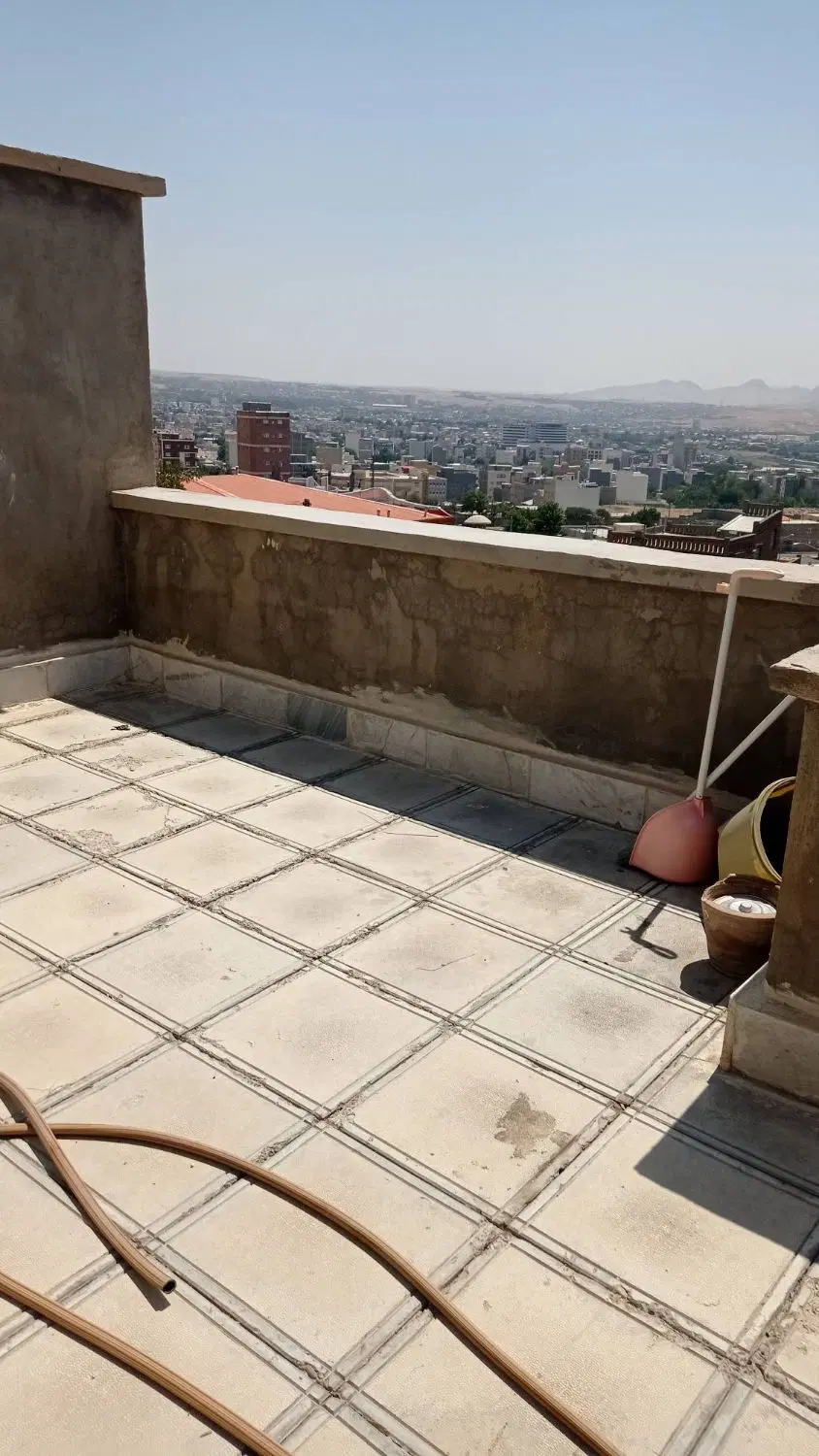 منزل مسکونی طبقه دوم واقع در دارایی