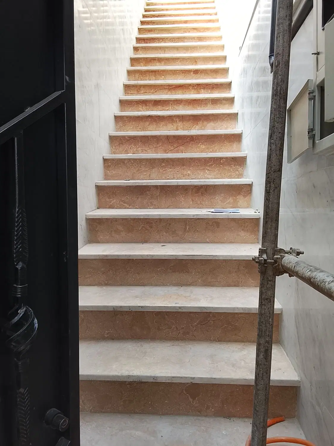 دو طبقه 70متزی