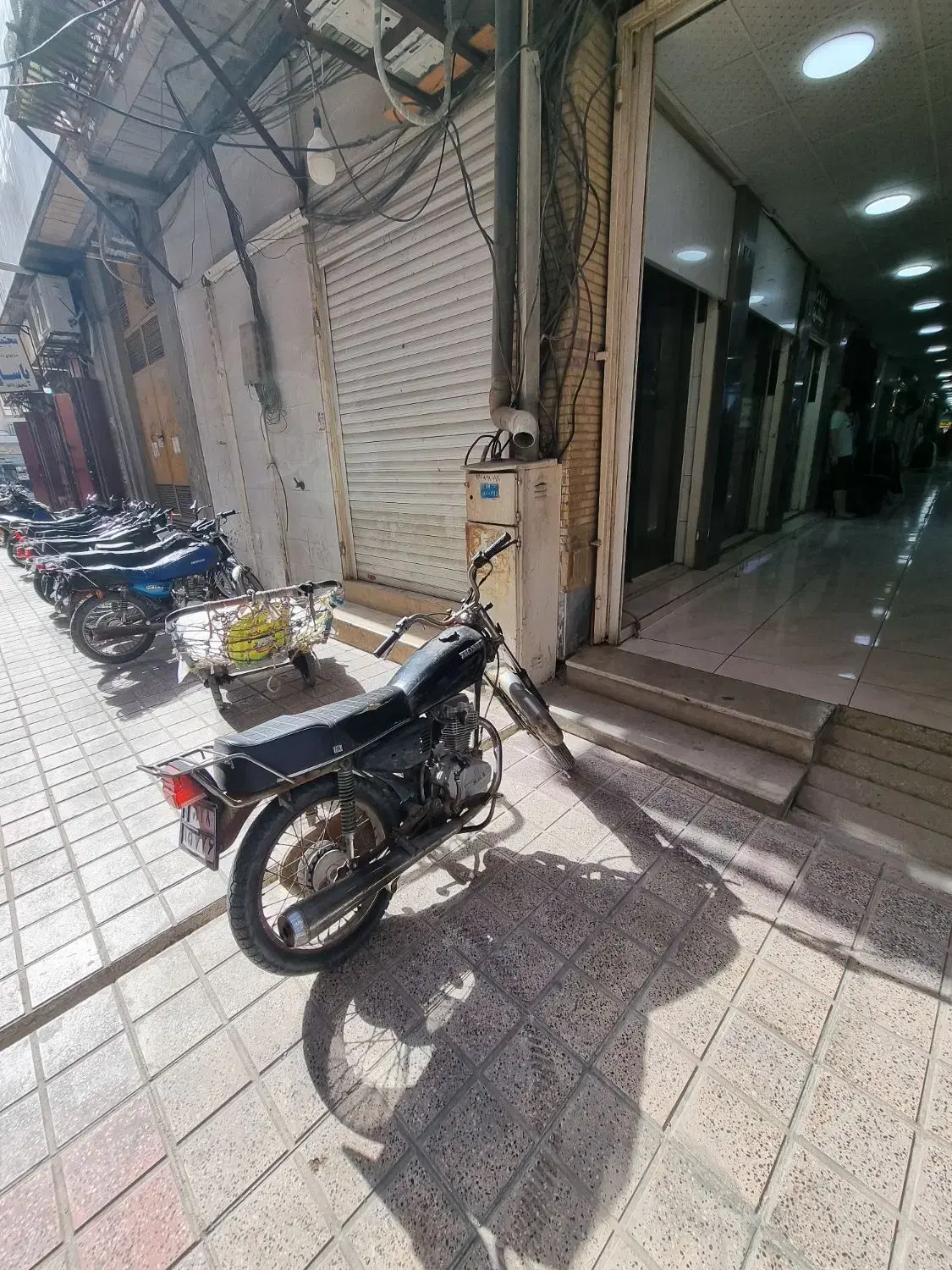 مغازه دو نبش
