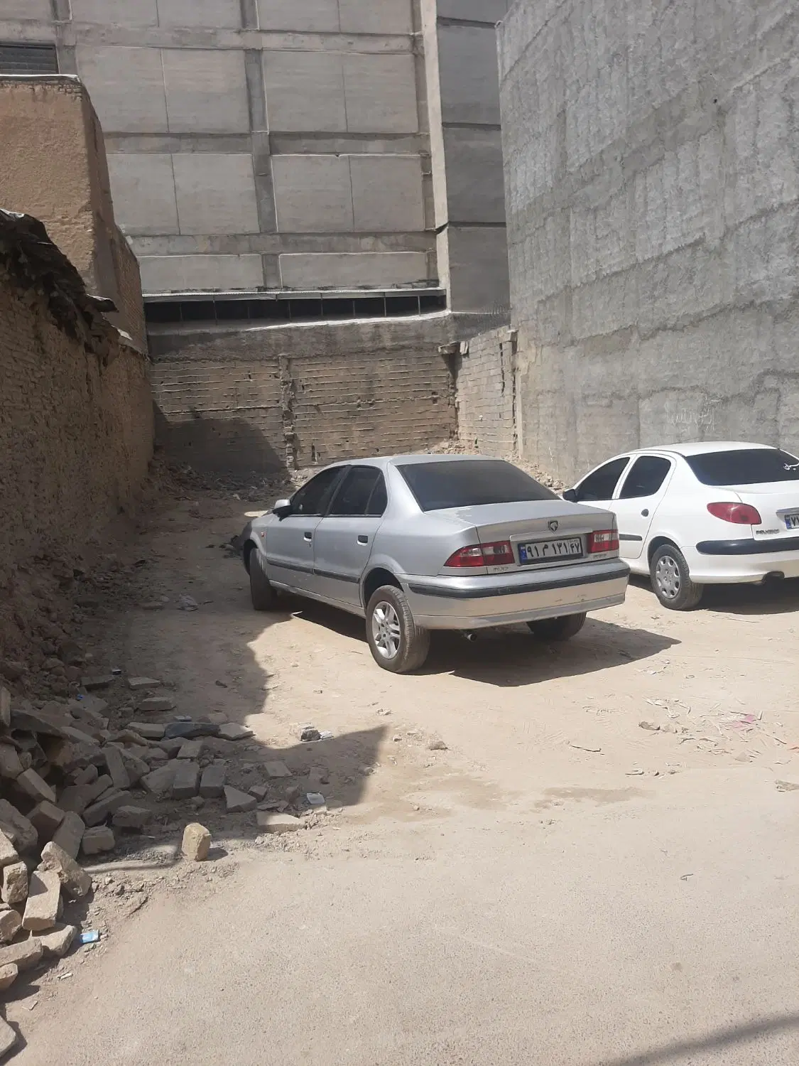 زمین مسکونی پشت پاساژ طلا