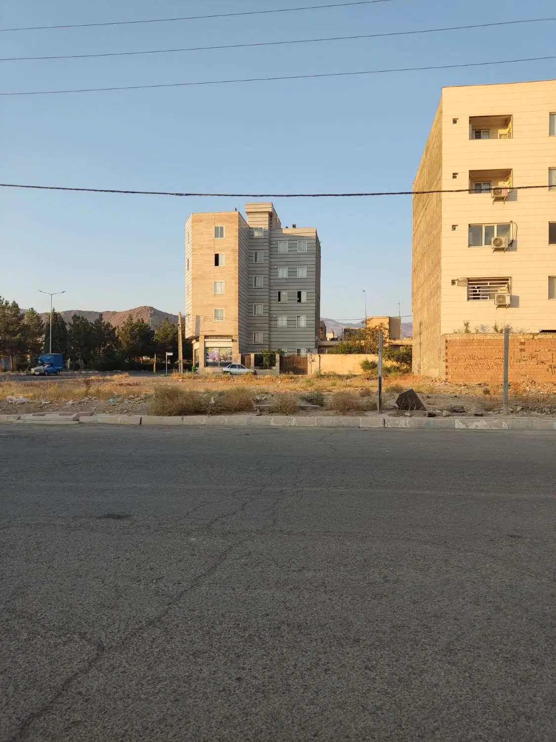 520 مترمربع زمین تجاری آزادگان