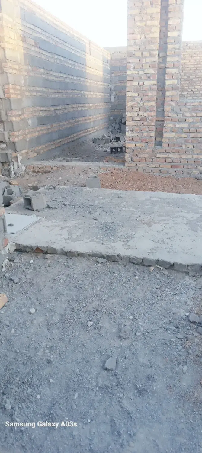 خونه نیمه کاره ۳۰۰متری