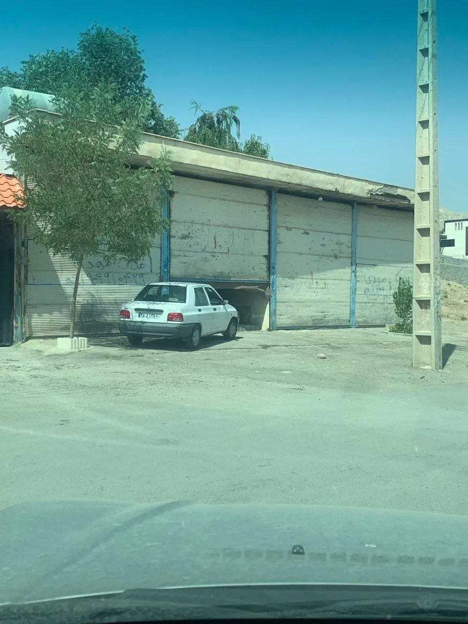 حدود 150متر تجاری ارتفاع 6متر بر 16