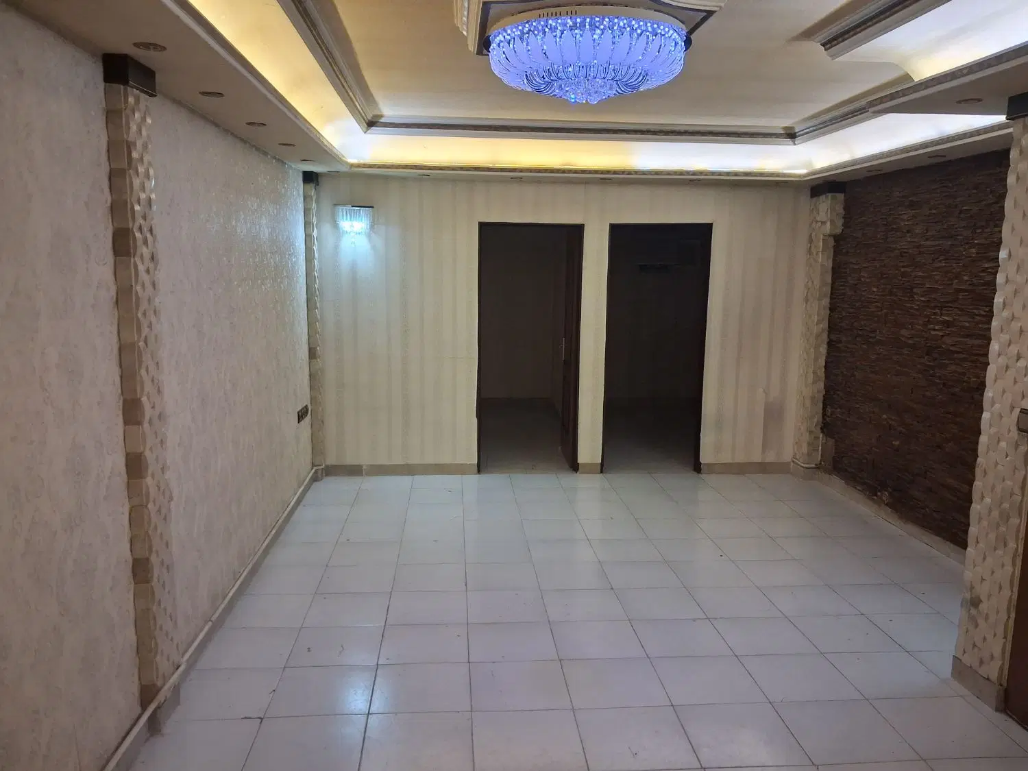 سه قواره در باغ فیض فروشی
