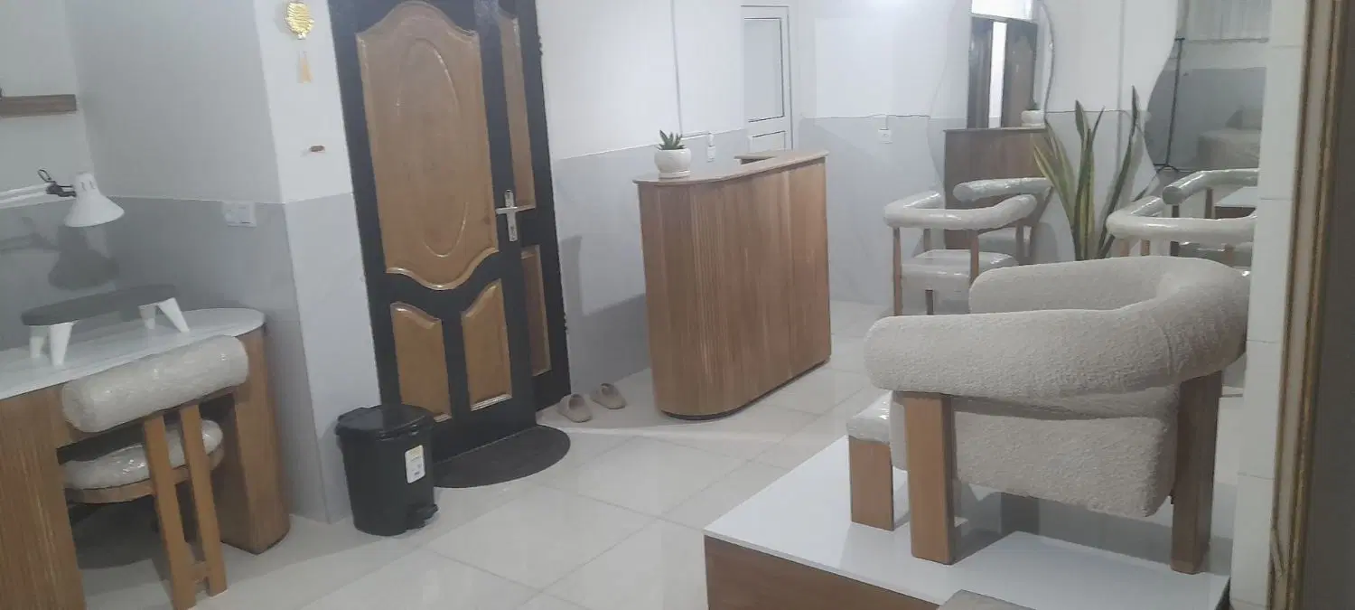 یک واحدنیم طبقه میدان معلم خ ۲۴متری گدارپهن
