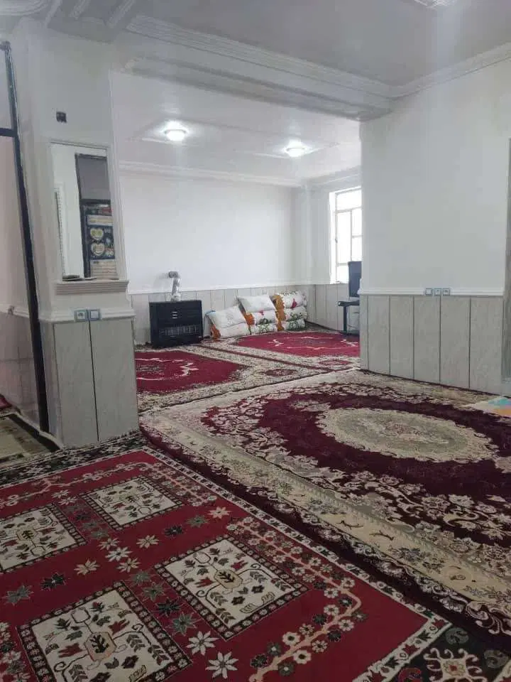 خانه مسکونی 2طبقه شیک و تمیز