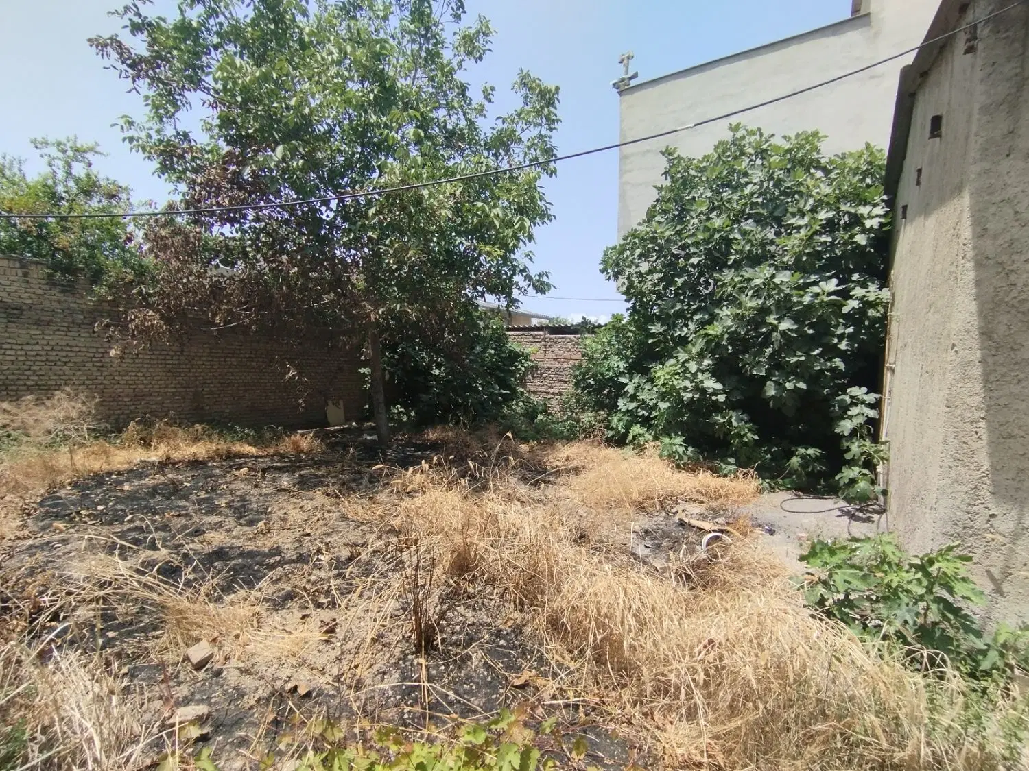 خانه ویلایی دو نبش ۳۰۰ متری