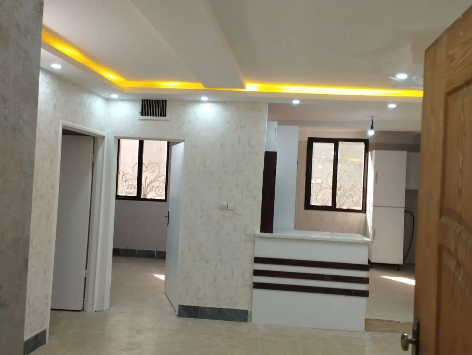 آپارتمان 73 متر دوخواب با پارکینگ طلاییه