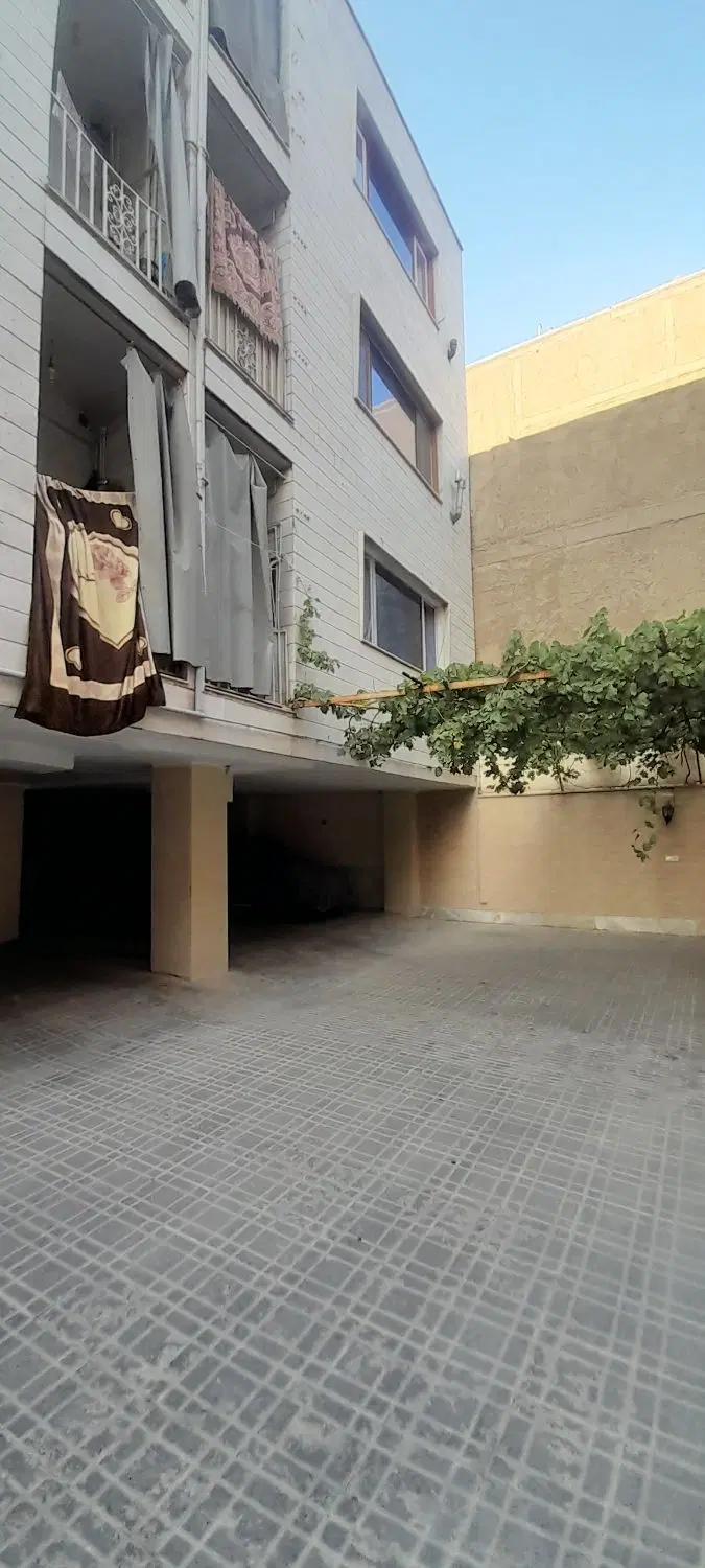 ۶۴متری