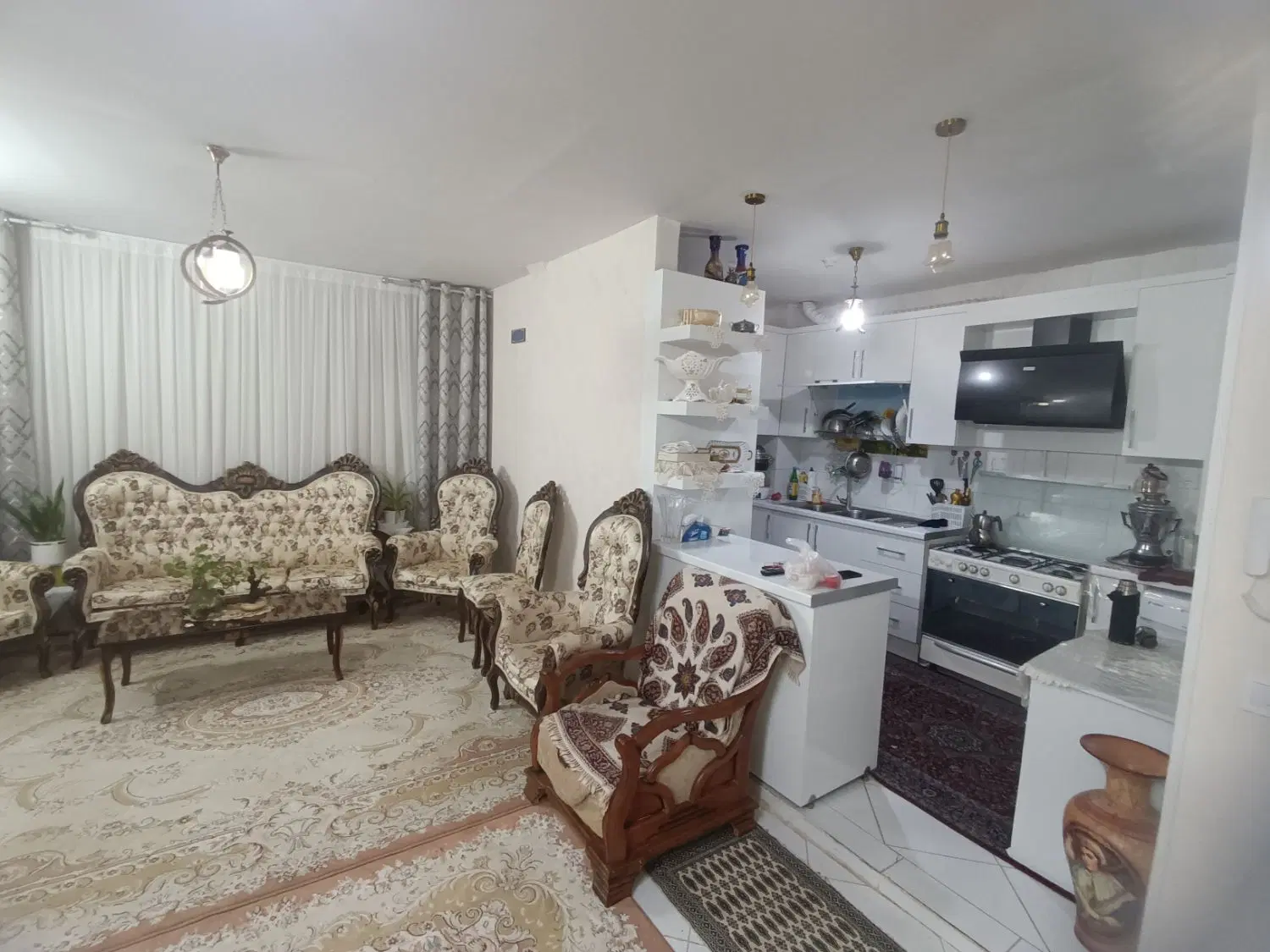مسکن مهر نور _حاشیه ادیب