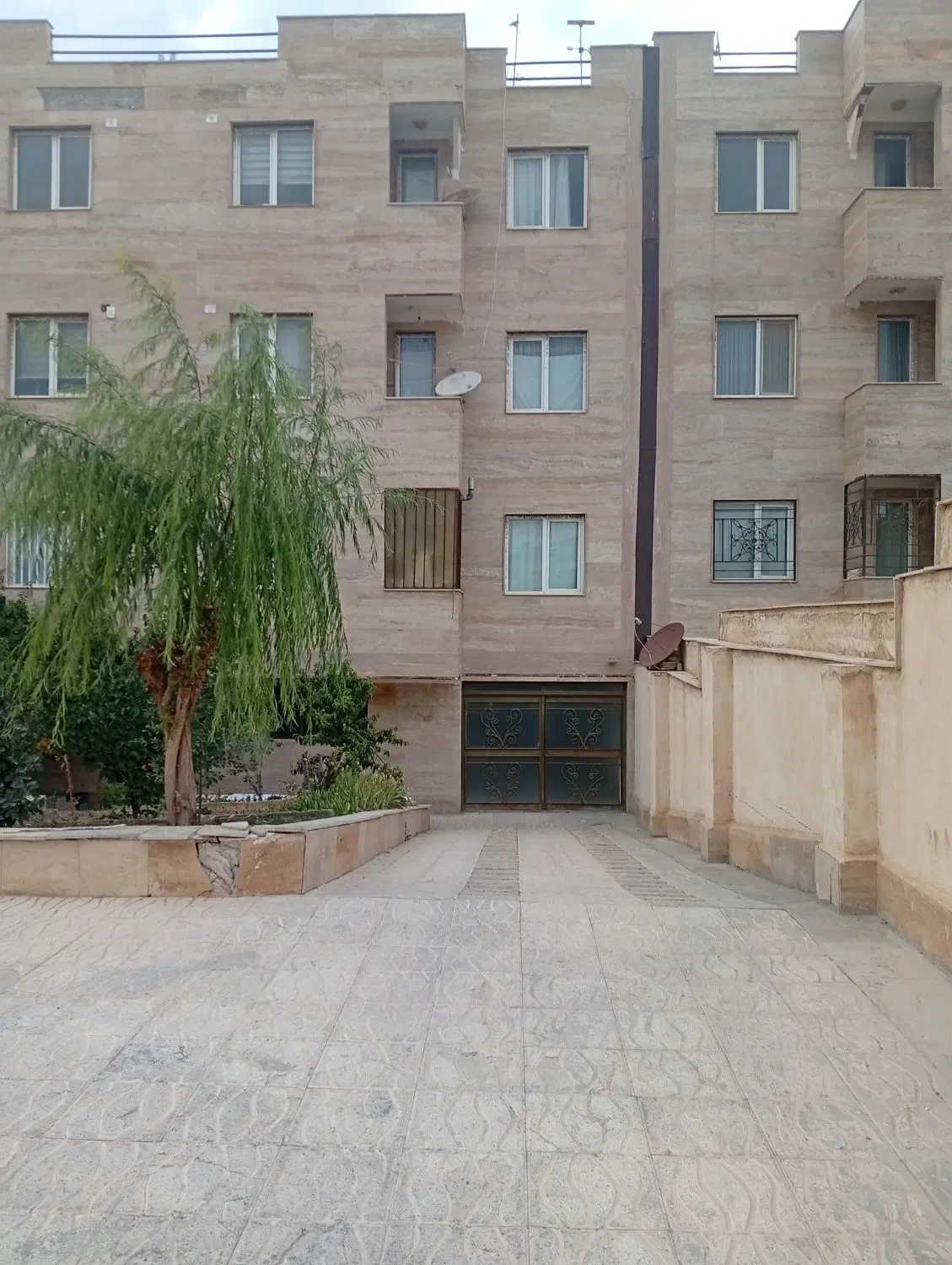 فروشنده آپارتمان مسکن مهر فیروزکوه طبقه اول۵۵ متر