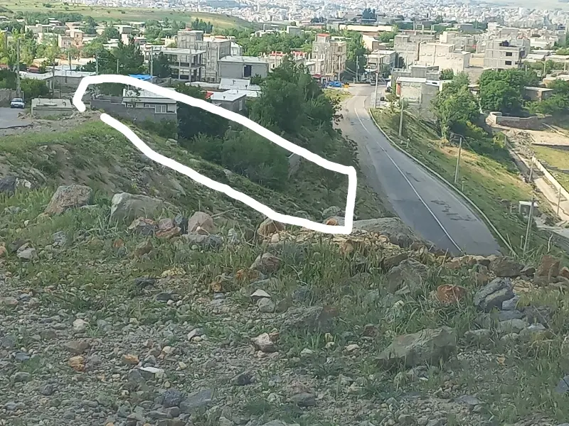 زمین روستای آقبلاق ۳۰۰ متر دوکله