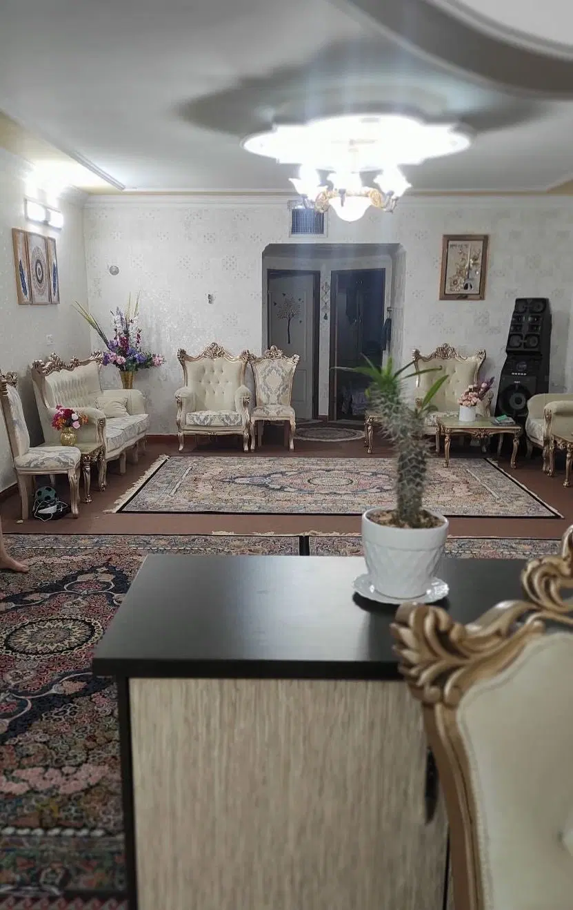 ۱۰۰ متر - دو خواب - تک واحدی - سرگلستان