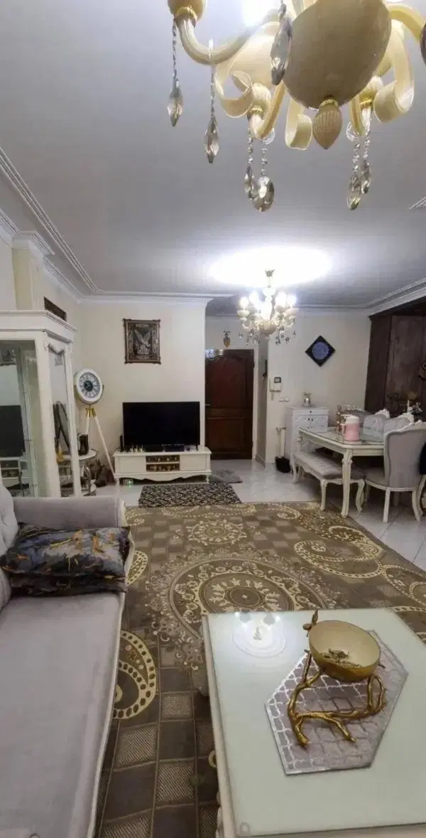 ۸۰ متری ادیبی