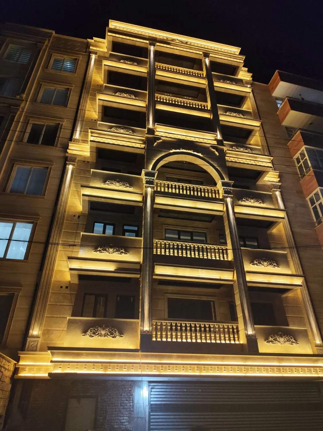 واحد 195متری شریعتی
