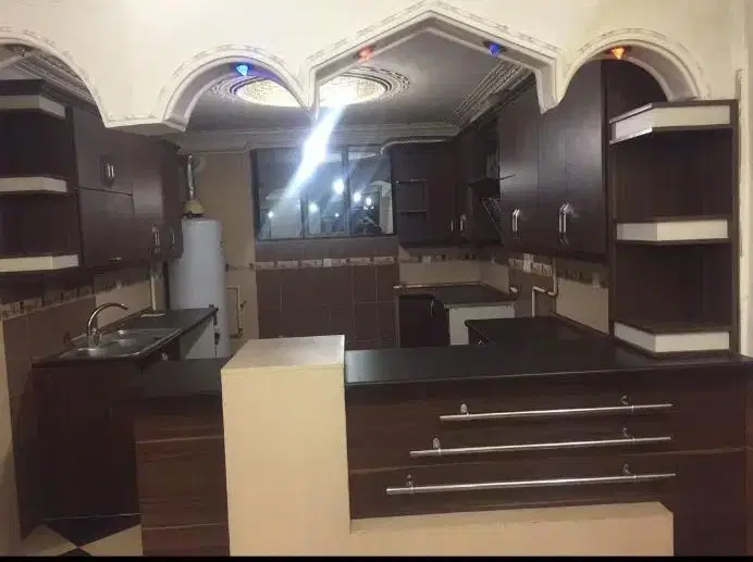 طبقه اول تک واحدی
