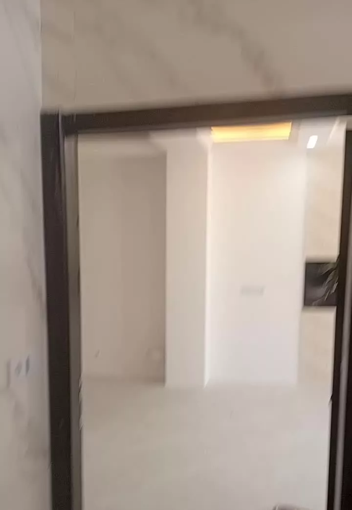 یکواحد اپارتمان سه طبقه