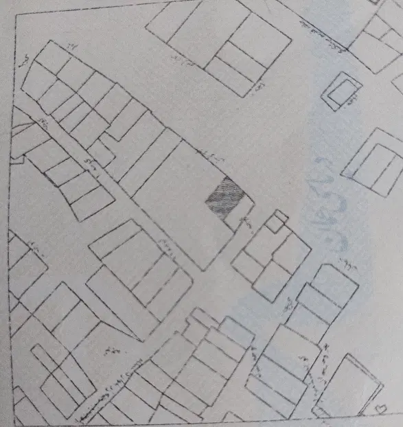 ۳۰۰ متر زمین تجاری