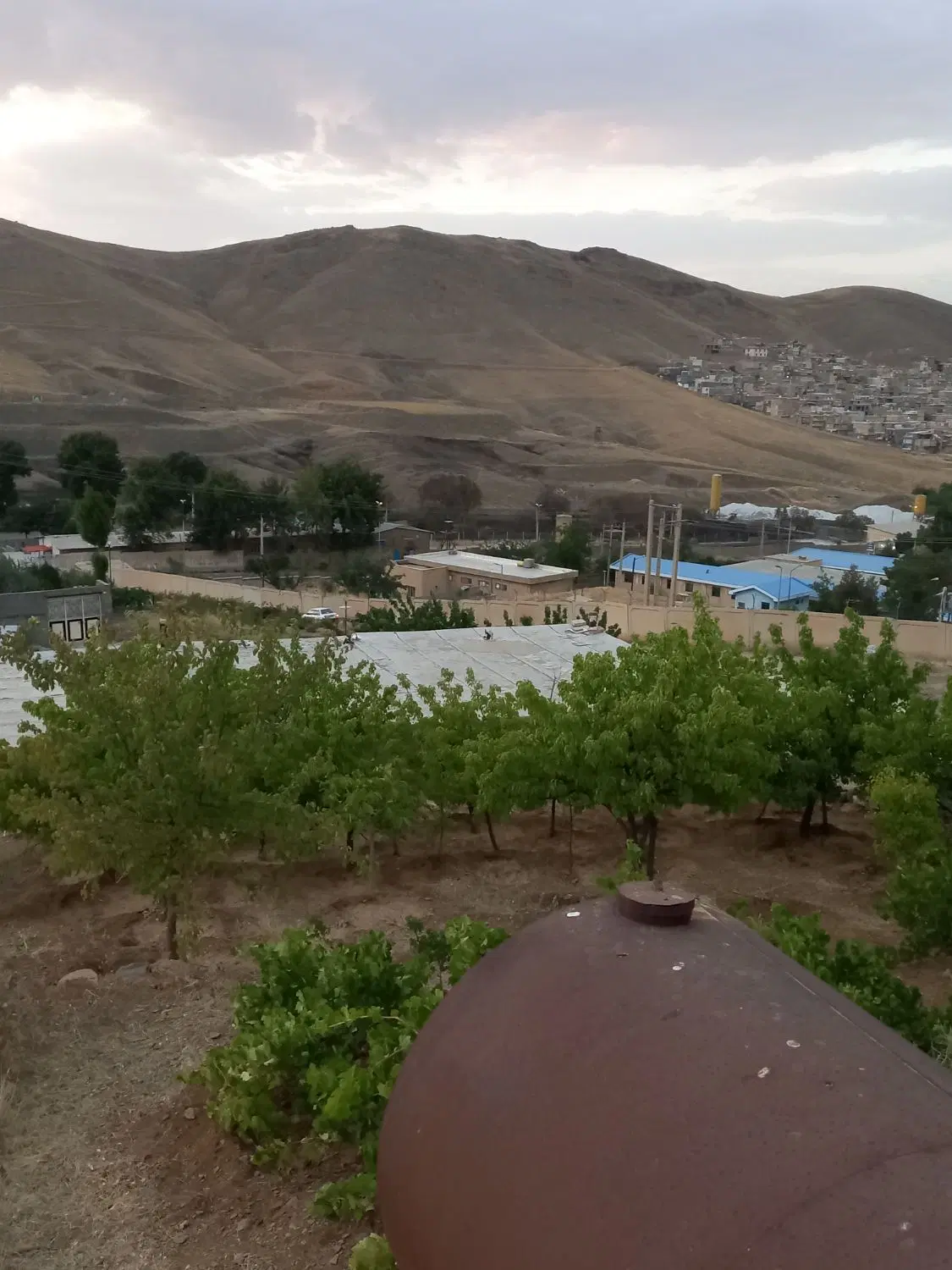 خانه و گاراژ ۳۱۰ متری