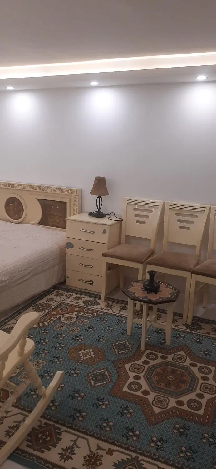 ویلایی سه خواب نزدیک خیابان اصلی