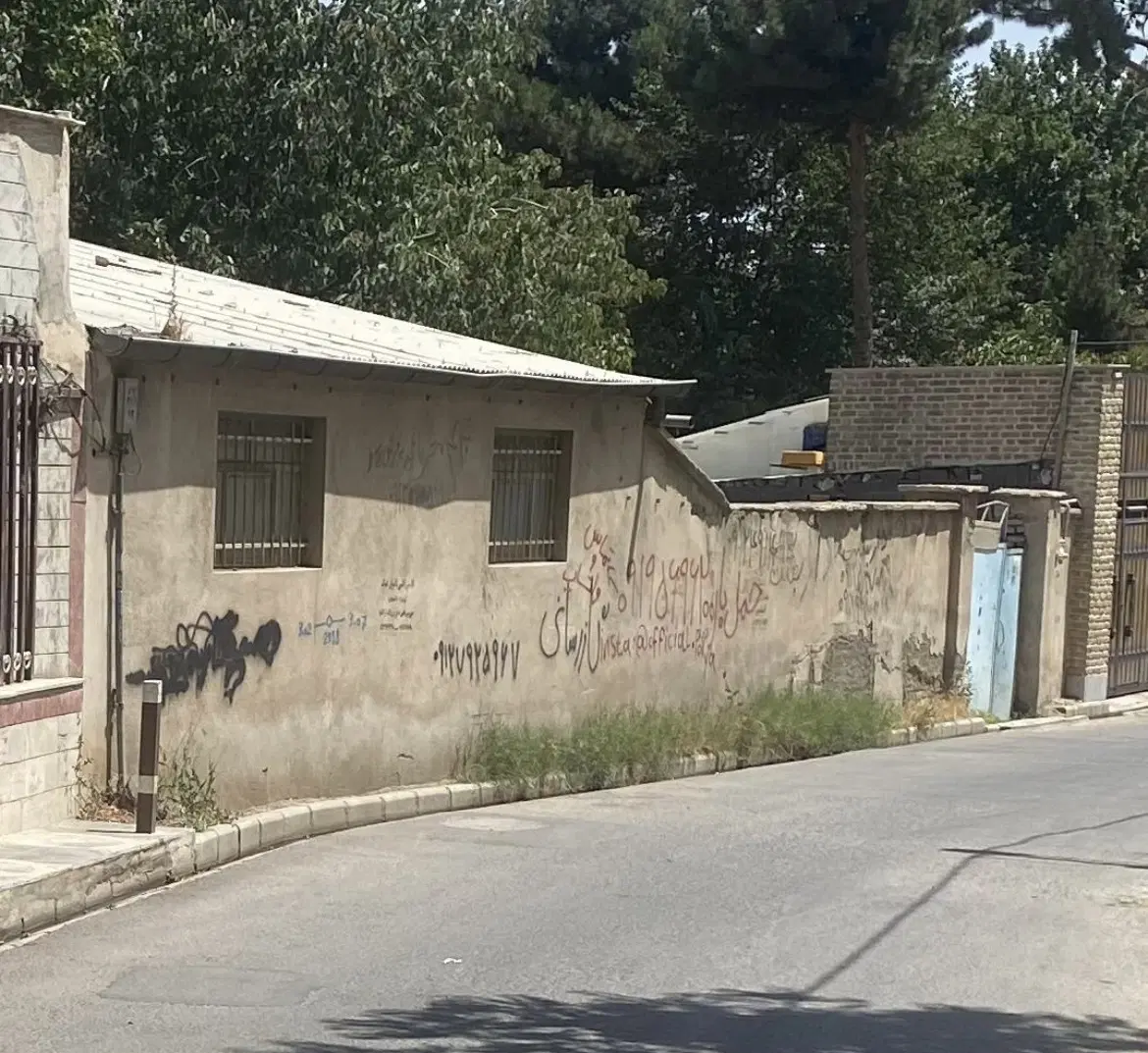 ۱۶۷۰ متر زمین با ویلای قدیمی در حیدری بومهن
