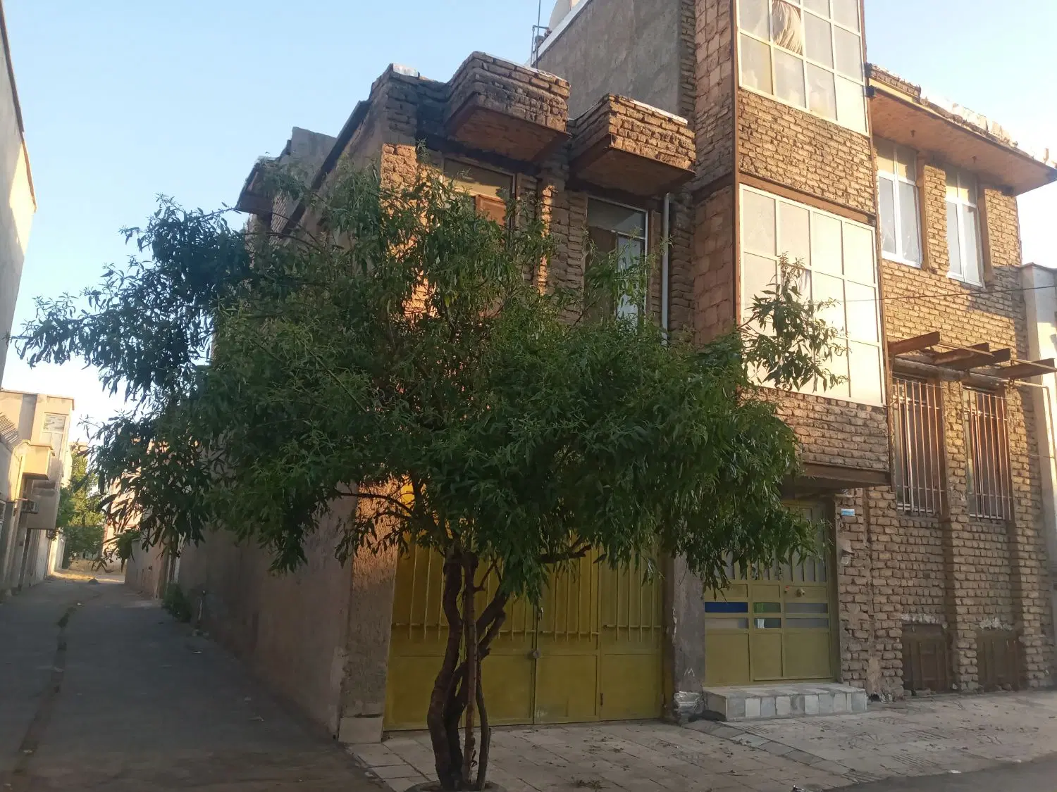 آپارتمان ۱۰۲ متر تک برگ سند
