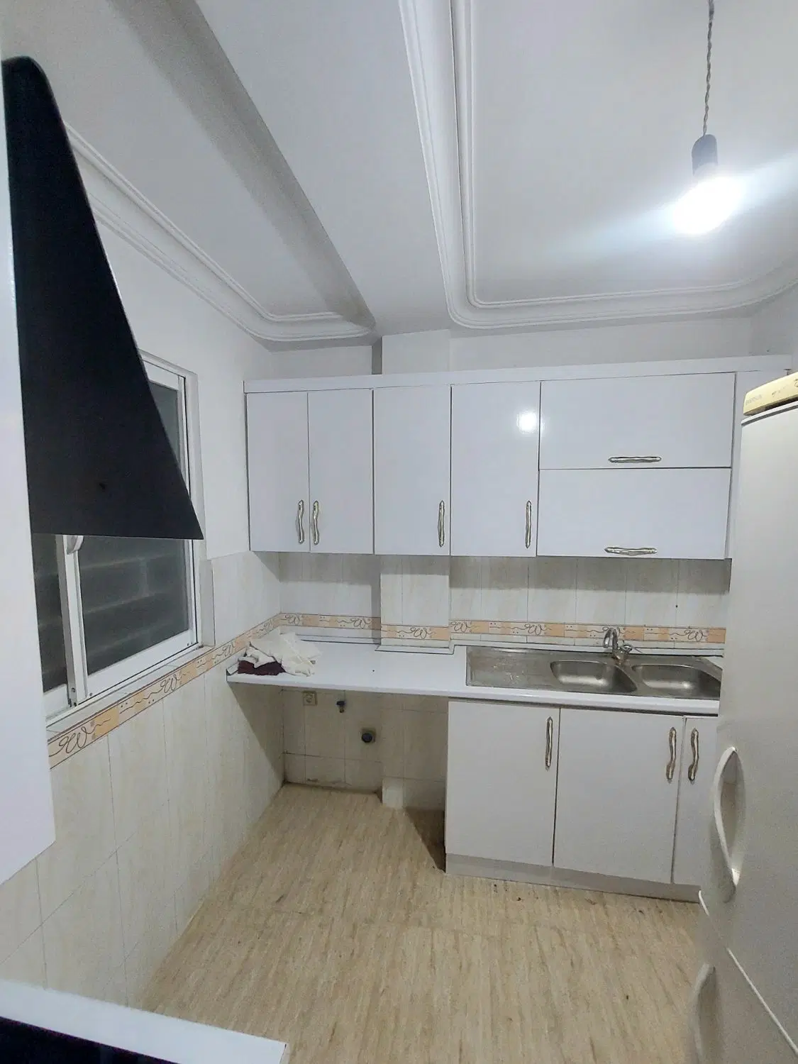 پارکینگ اختصاصی واحد کرسی بلند