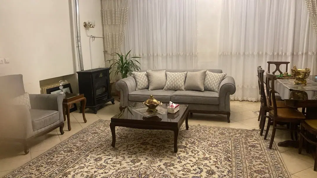 اپارتمان*۱۷۰ متری*سه خواب*تک واحدی