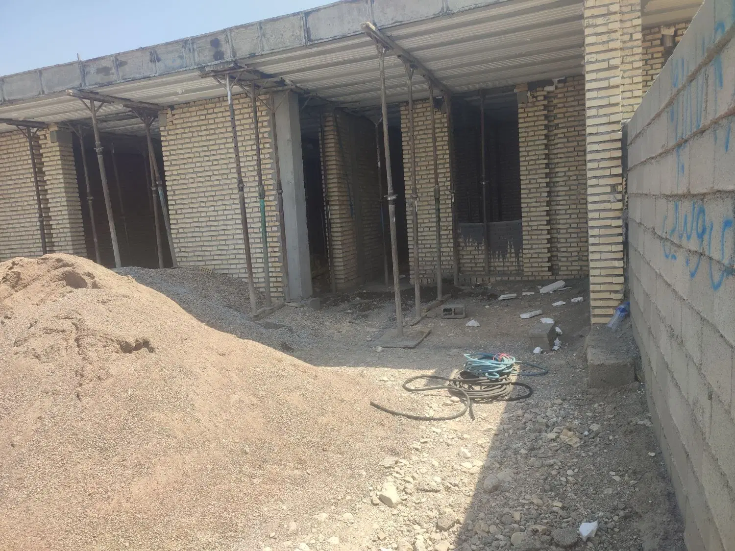 منزل نیمه کاره