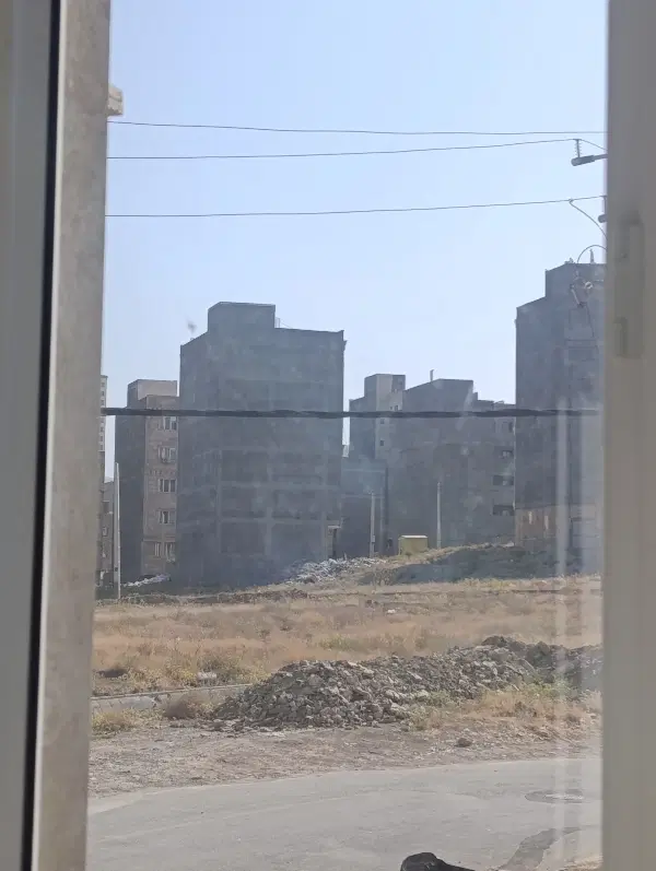 زمین سندشش دانگ ۳۰۰ متر گذر ۱۴ متری خ حضرت پور