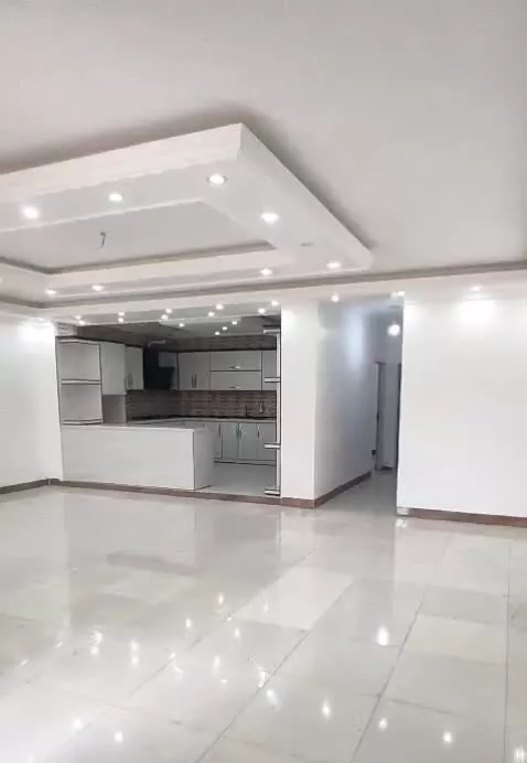 آپارتمان طبقه اول دوخوابه رهن و اجاره