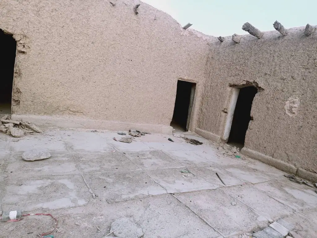 فروش خانه کلنگی  خشتی‌ و گلی