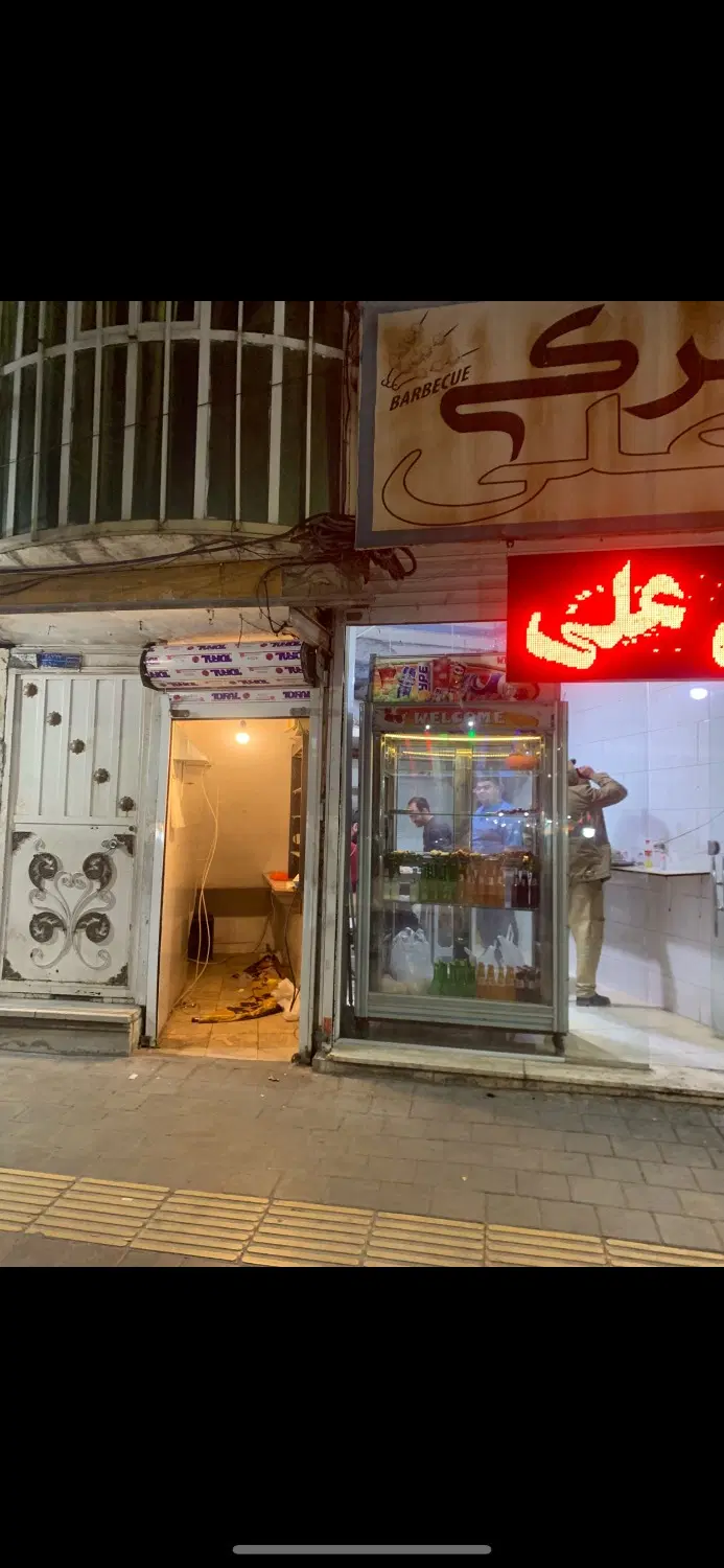 اجاره مغازه زیرپله درمیدان اطلس