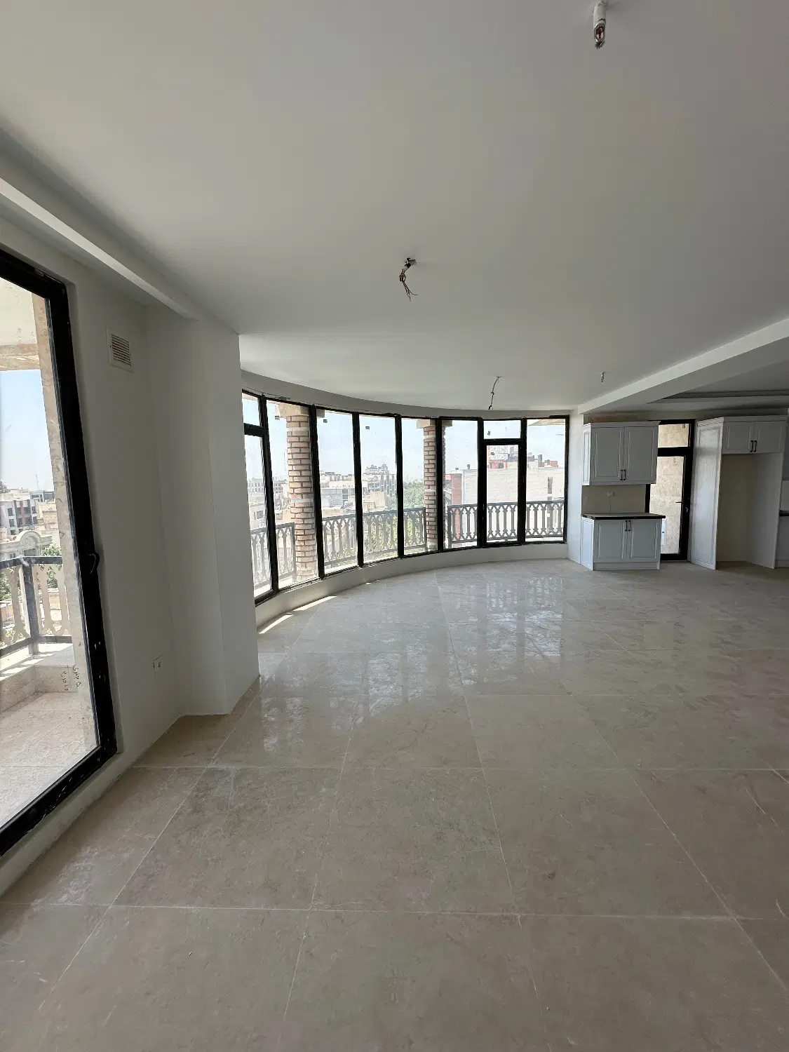 اجاره اپارتمان ۲۲۰متری