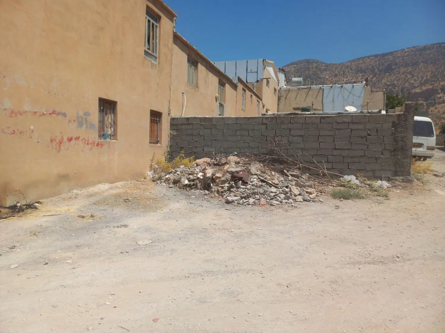 فروش قطعه زمین بالاترازمیدان کوهنورد کوچه سیوان۱
