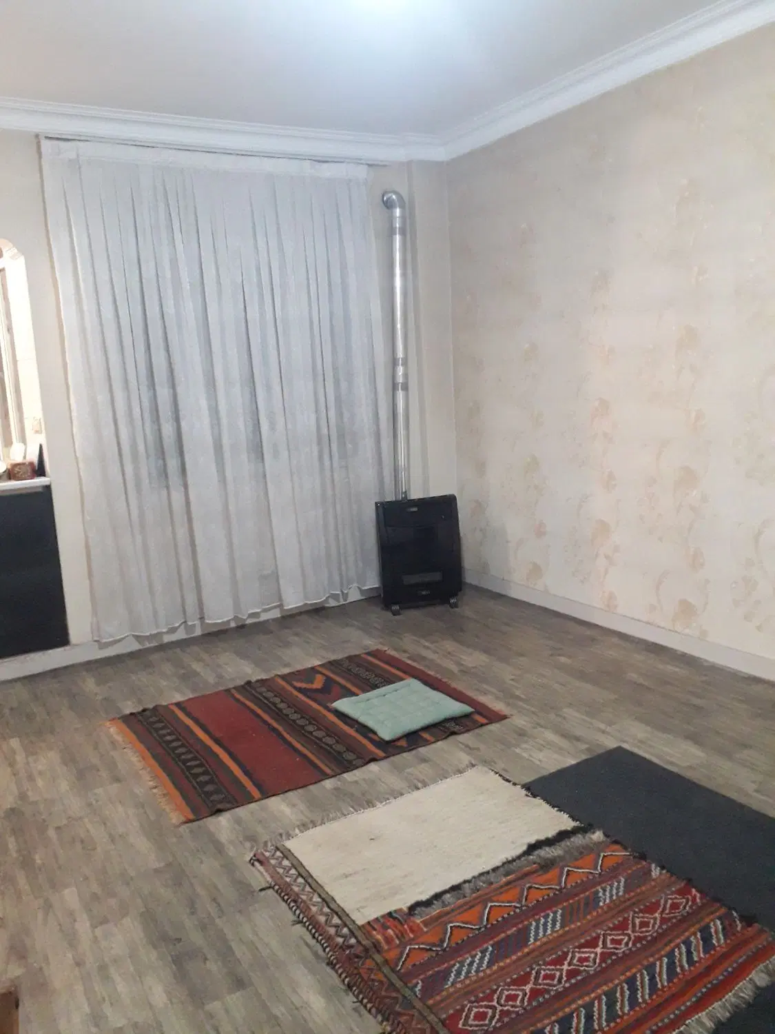 ۶۰متر ۱خواب طبقه سوم سندی روبه آفتاب