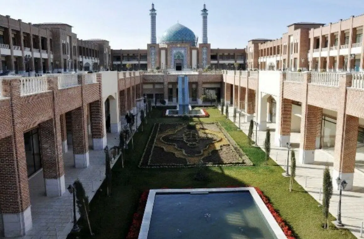 مغازه ۱۸متری بازار اسلامی راهروی خوب
