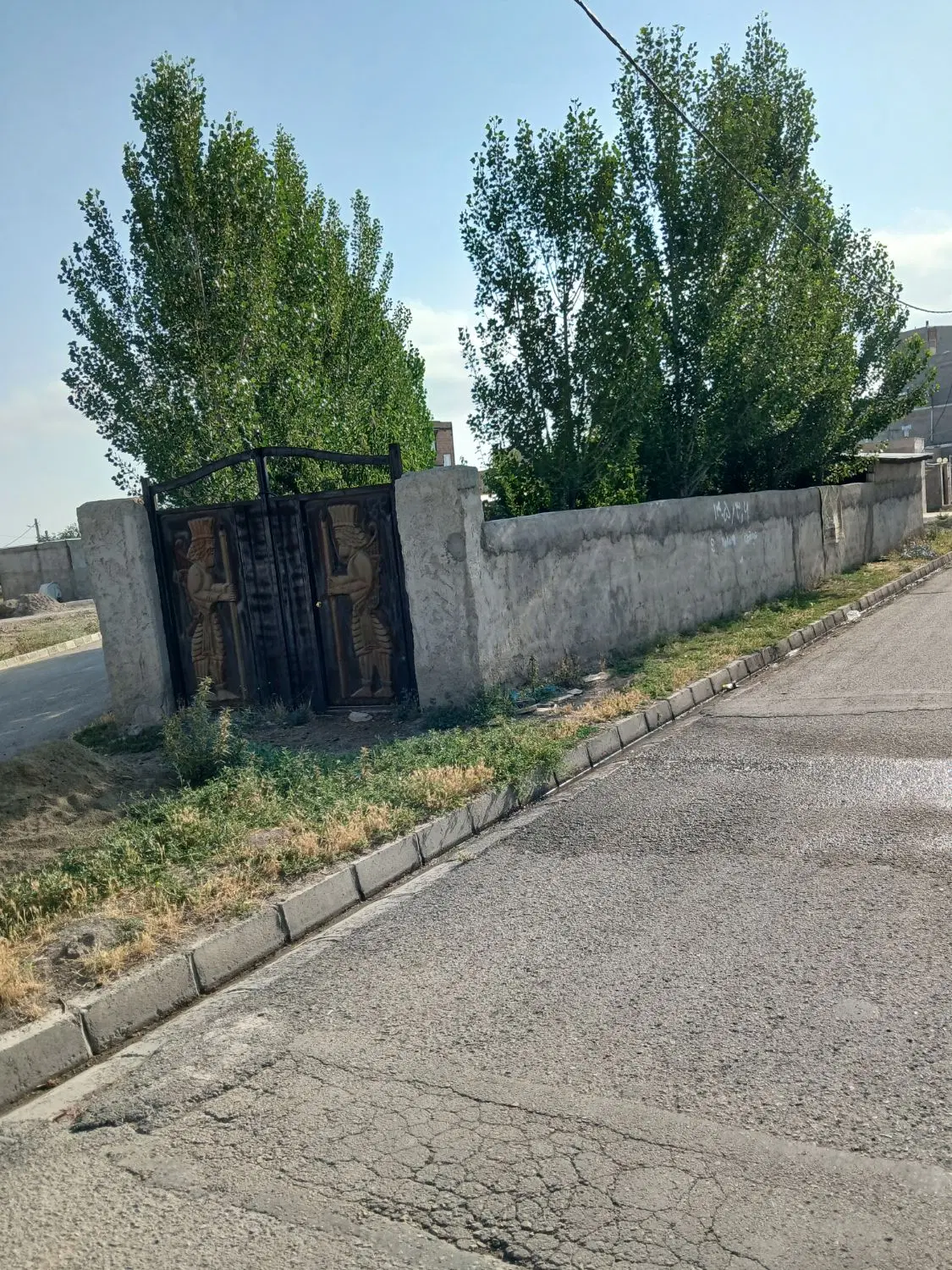 زمین تجاری مسکونی سه بر