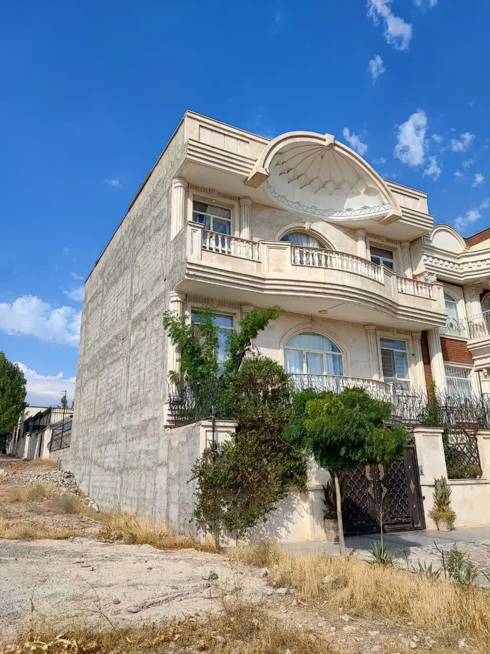 ویلایی شیک مهستان