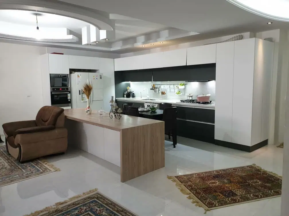 ملک خدماتی در خیابان عطار